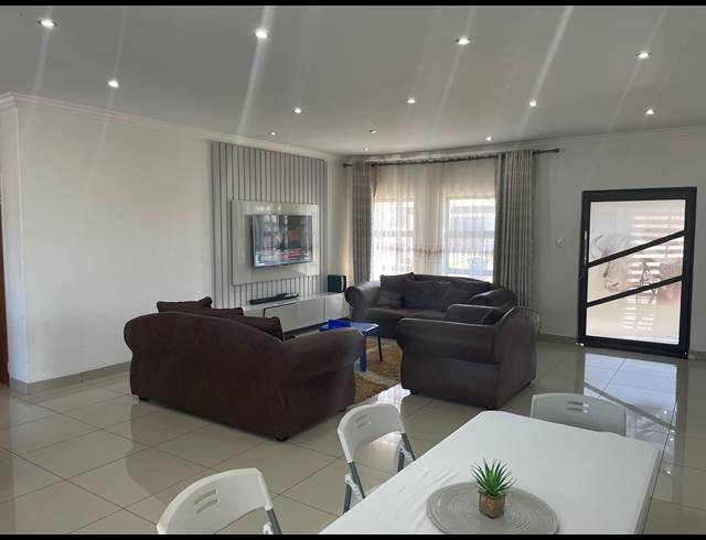 3 BEDROOM FREESTANDING FOR SALE IN THE ORCHARDS